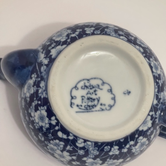 Vintage Chelsea Art Pottery Porcelain China Tea Pot Blue and White Floral Print - Picture 11 of 12